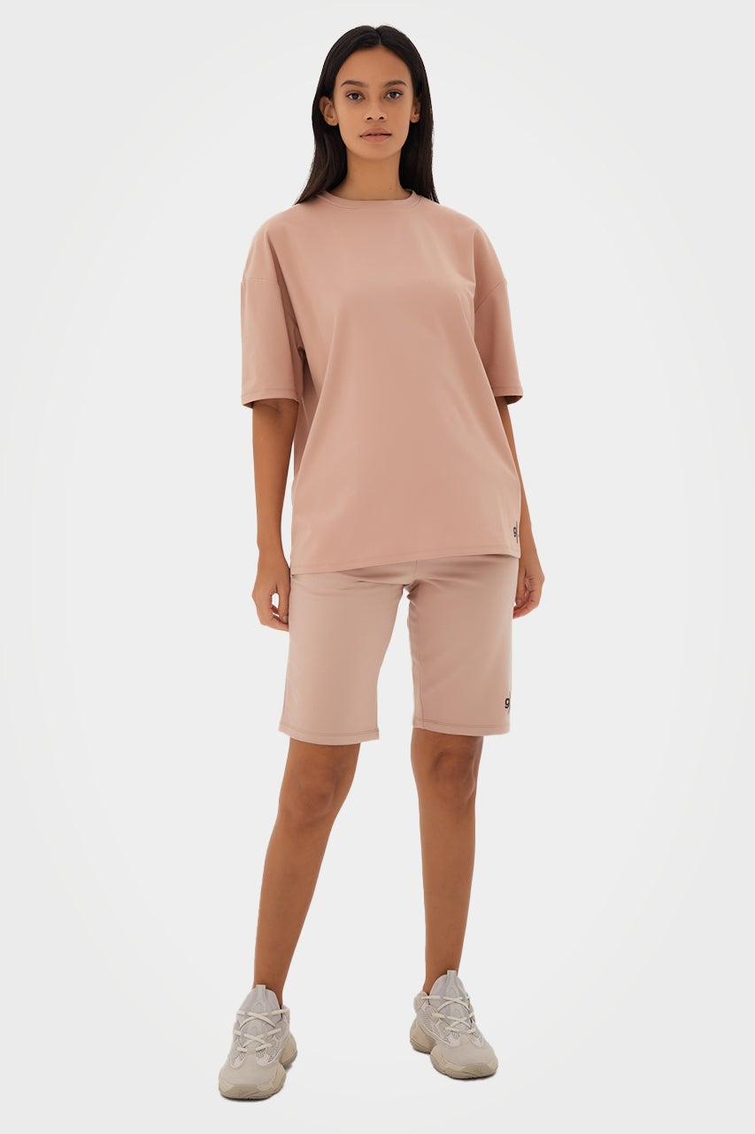 T-shirt oversize pour femmes, écoresponsable et adapté à toutes les morphologies